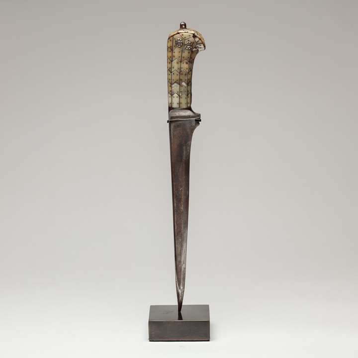 Dagger (Pesh-kabz) with Mother-of-Pearl Handle 